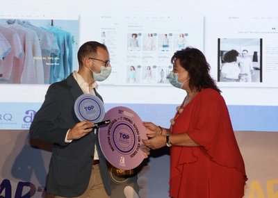Xavier Linares recibe el premio a la Iniciativa Empresarial