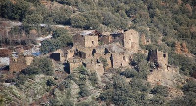 "Comprar pueblos abandonados en Espaa para revivir zonas rurales, una tendencia que gana fuerza"