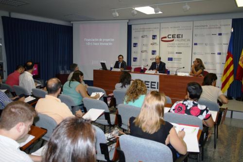 Juan Manuel San Mart�n, Jes�s Casanova y Elena Camarero durante el Foro de Financiaci�n