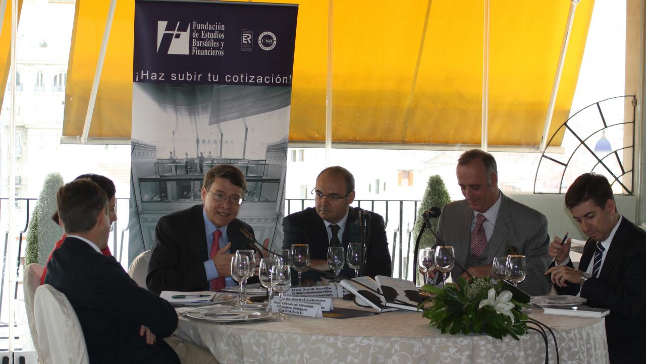 Jordi Sevilla y Lorenzo Bernaldo de Quirós en el coloquio-presentación de su libro "¿Mercado o Estado?