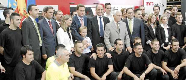 Equipo de TCI cutting junto a Francisco Camps