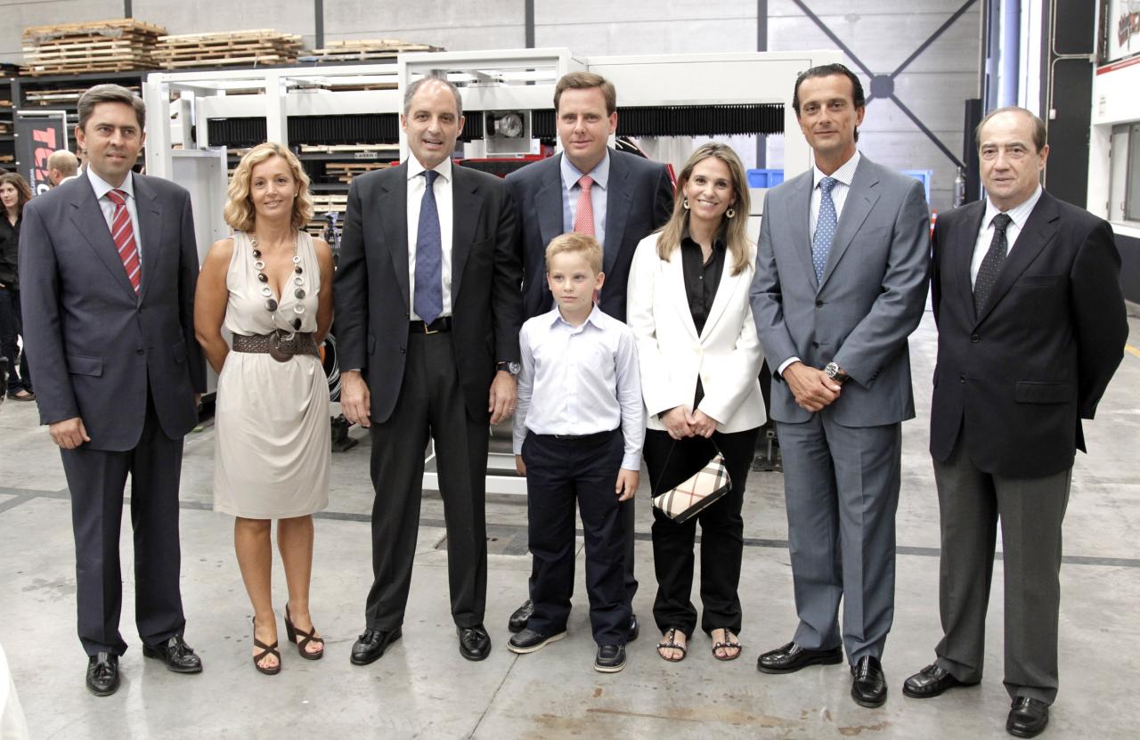 Francisco Camps visita la empresa TCI cutting