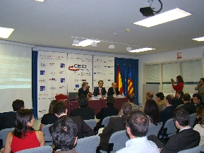Mesa presidencial: Daniel Moragues Director IMPIVA, Carlos Navarro Presidente CEEI Valencia, Jes�s Casanova Director CEEI Valencia
