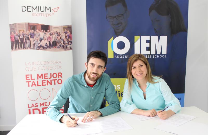 IEM Business School y Demium Startups firman un convenio