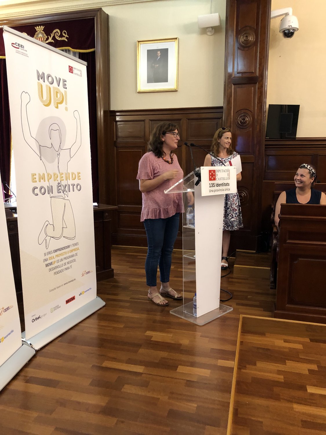 Acto entrega de premios y diplomas MOVE UP! emprende con �xito 2019 (22)[;;;][;;;]